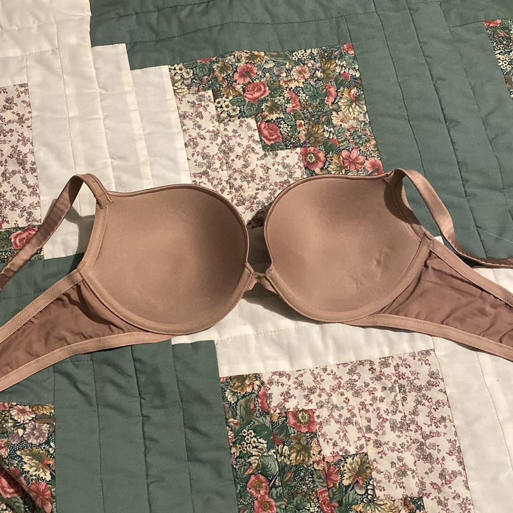 Matching Bra and Silk Robe - Picture 2 of 5